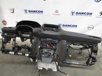 Peugeot 208 1.4i 2012 Benzina poza Peugeot 208 1.4i 2012 Benzina