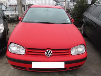 Volskwagen Golf 1.6 2000 Benzina poza Volskwagen Golf 1.6 2000 Benzina