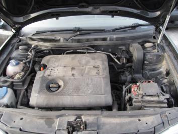 Volskwagen Golf 1.6i 2003 Benzina poza Volskwagen Golf 1.6i 2003 Benzina