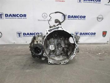 poza Volskwagen Golf 1.9TDI 2002 Diesel